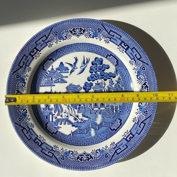 Vintage Churchill Blue Willow Plate 10” blue & white - Picture 7 of 10